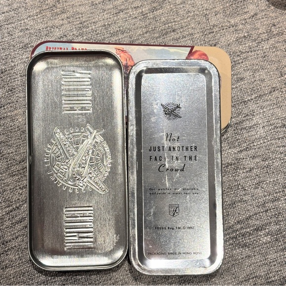 Fossil Retro Tin 1992 for The Limited Edition “Time Flies”  Watch 5.5”x2.5”X.75” - Picture 3 of 3